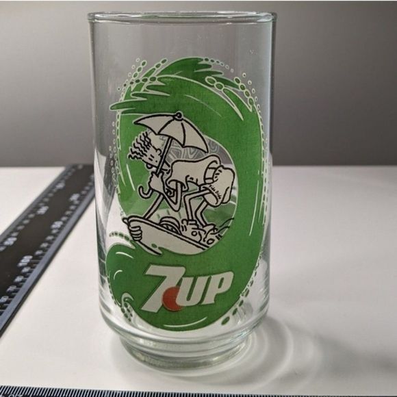 7 Up Glass Retro 7-Up - Picture 3 of 7